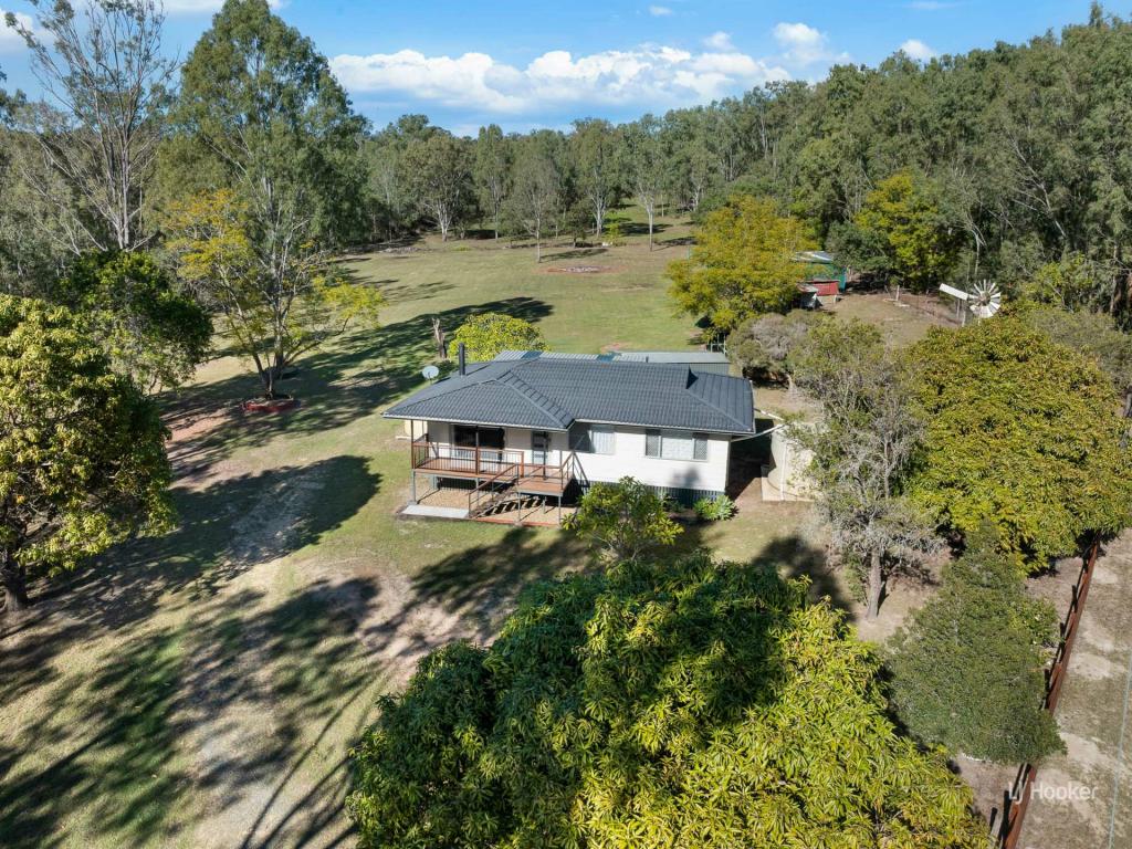 153 Pine Cres, Esk, QLD 4312