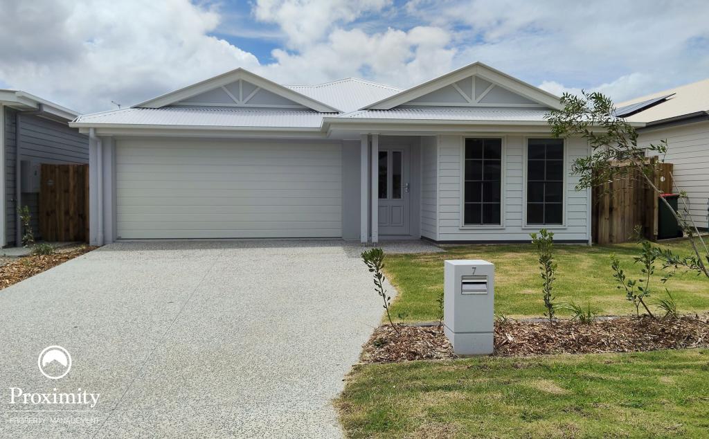 7 Olivia St, Beachmere, QLD 4510