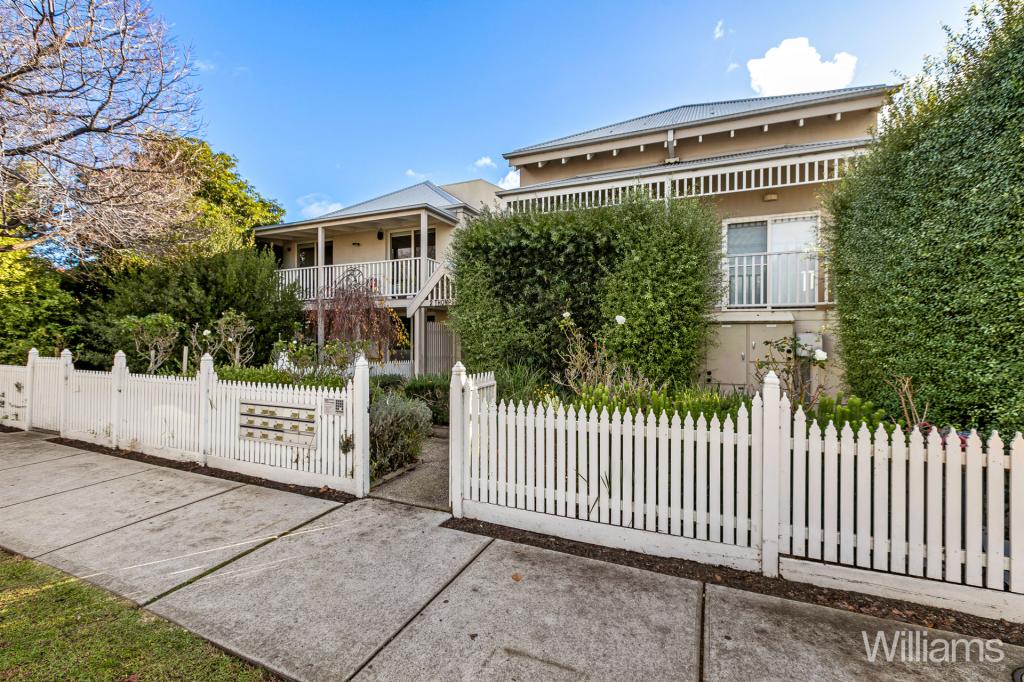 10/2 THOMPSON ST, WILLIAMSTOWN, VIC 3016