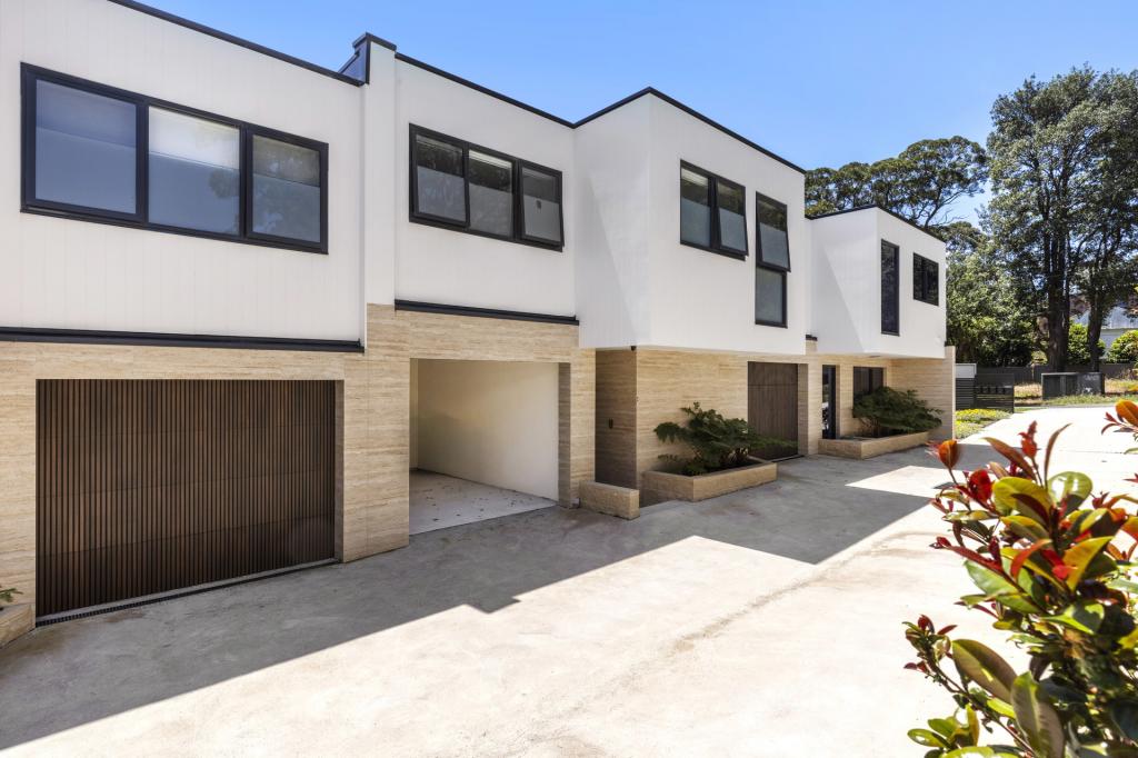 2/7 HUNTER ST, HEATHCOTE, NSW 2233