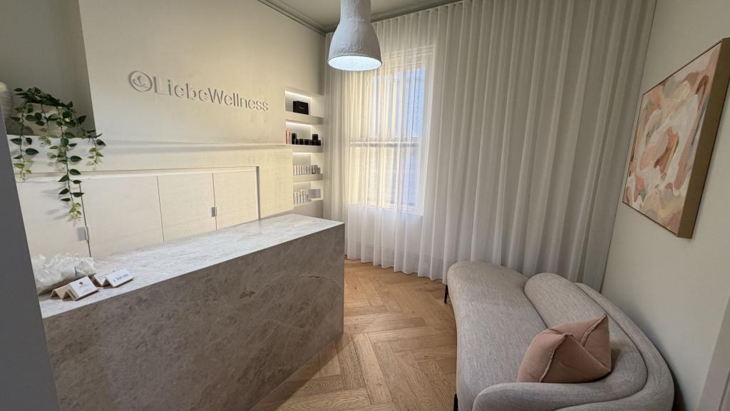 Contact Agent For Address, Mornington, VIC 3931