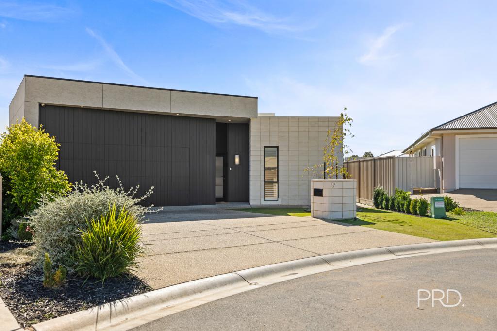 9 Denny Cres, Gobbagombalin, NSW 2650