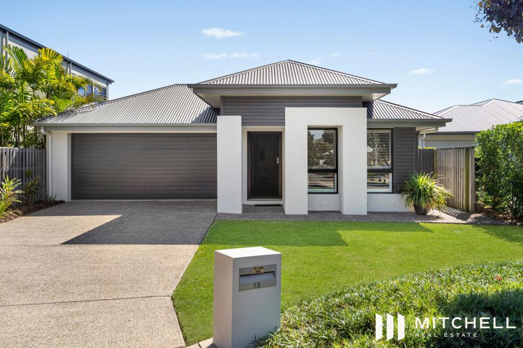 13 Keelson Cres, Hope Island, QLD 4212