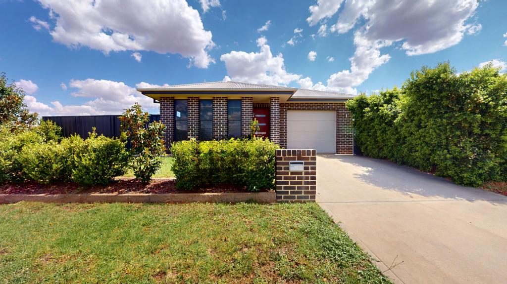 35 Magnolia Bvd, Dubbo, NSW 2830