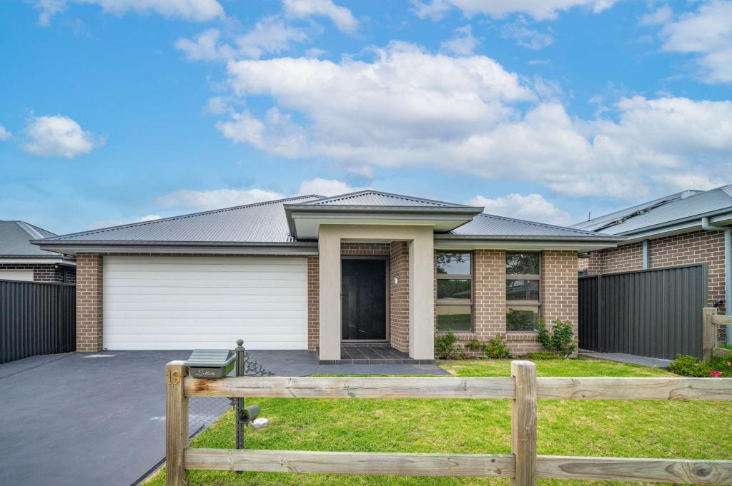 19 Antill St, Thirlmere, NSW 2572