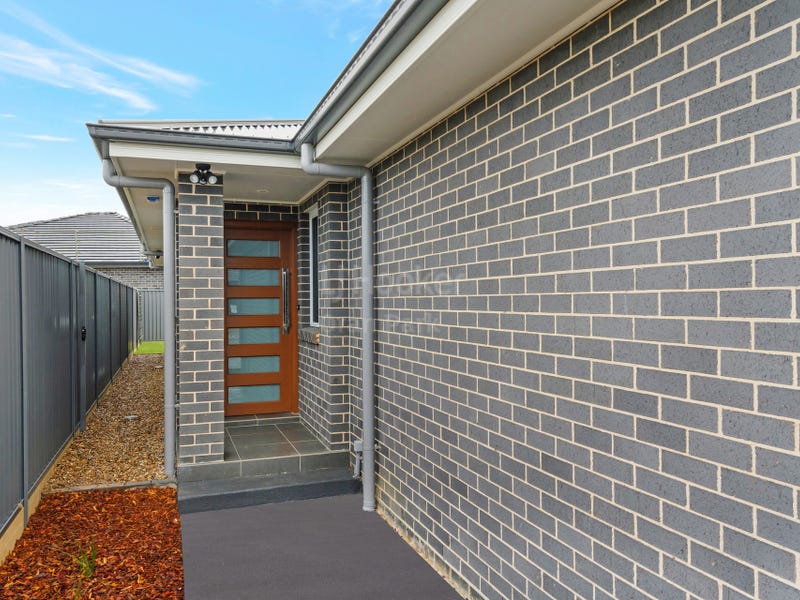 19b Sainsbury Rd, Catherine Field, NSW 2557