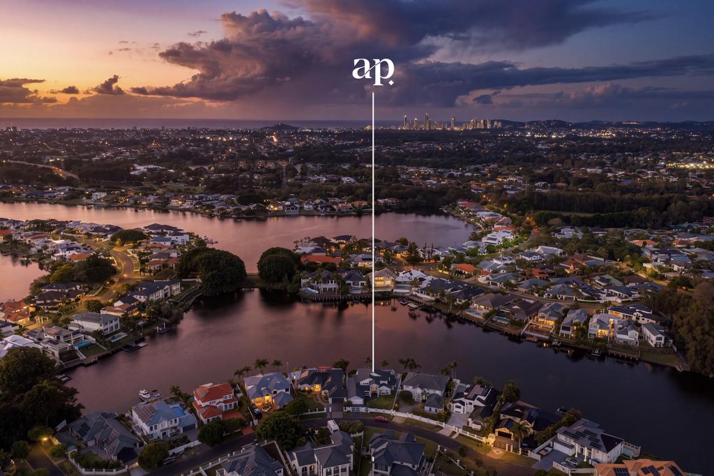 14 Staysail Cres, Clear Island Waters, QLD 4226