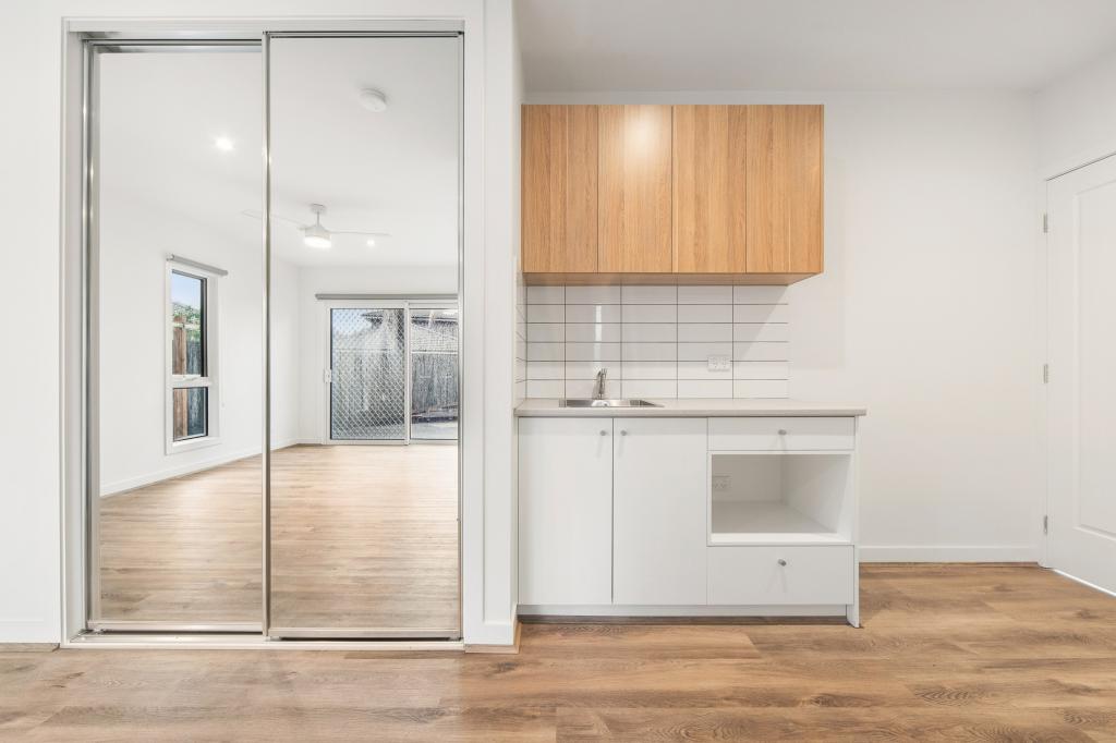 ROOM 1/14A CULCAIRN DR, FRANKSTON SOUTH, VIC 3199