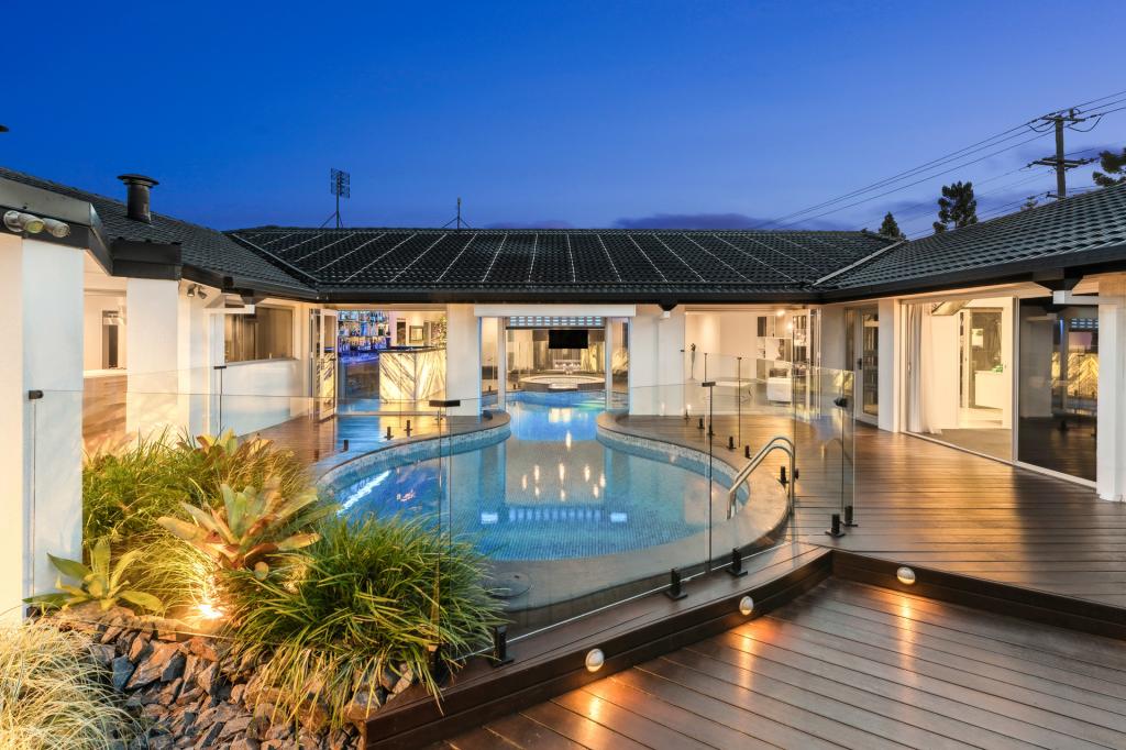 728 Nerang Broadbeach Rd, Carrara, QLD 4211