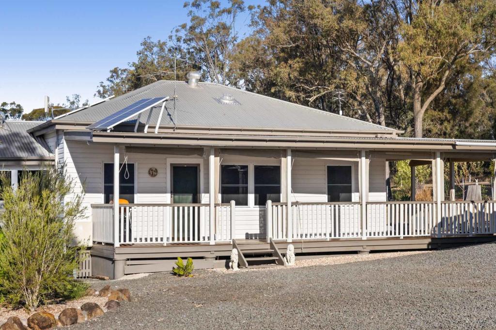 11 GOLF COURSE RD, GOOMBUNGEE, QLD 4354