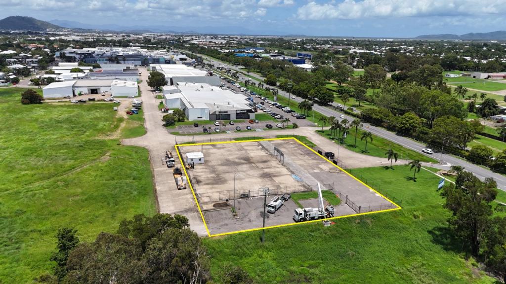 Display Yard/36-48 Kings Rd, Hyde Park, QLD 4812