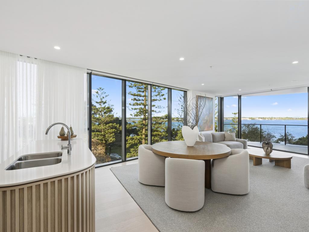 502/180 Marine Pde, Labrador, QLD 4215