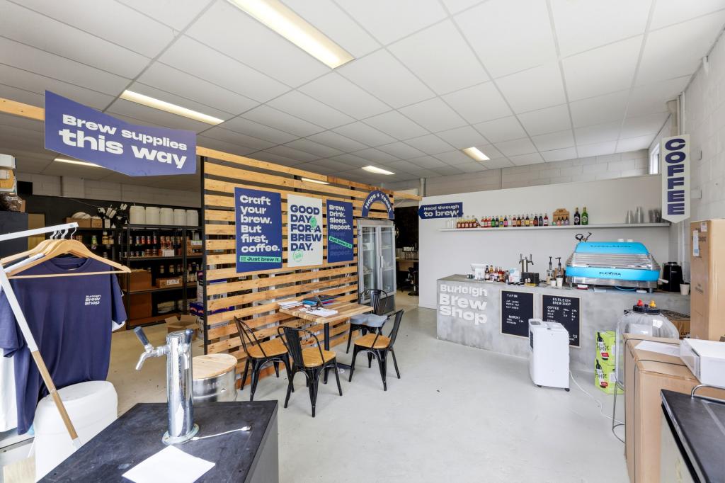 2/63 WEST BURLEIGH RD, BURLEIGH HEADS, QLD 4220