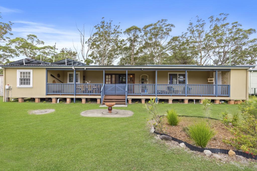 3 THORNE ST, LAKE CONJOLA, NSW 2539