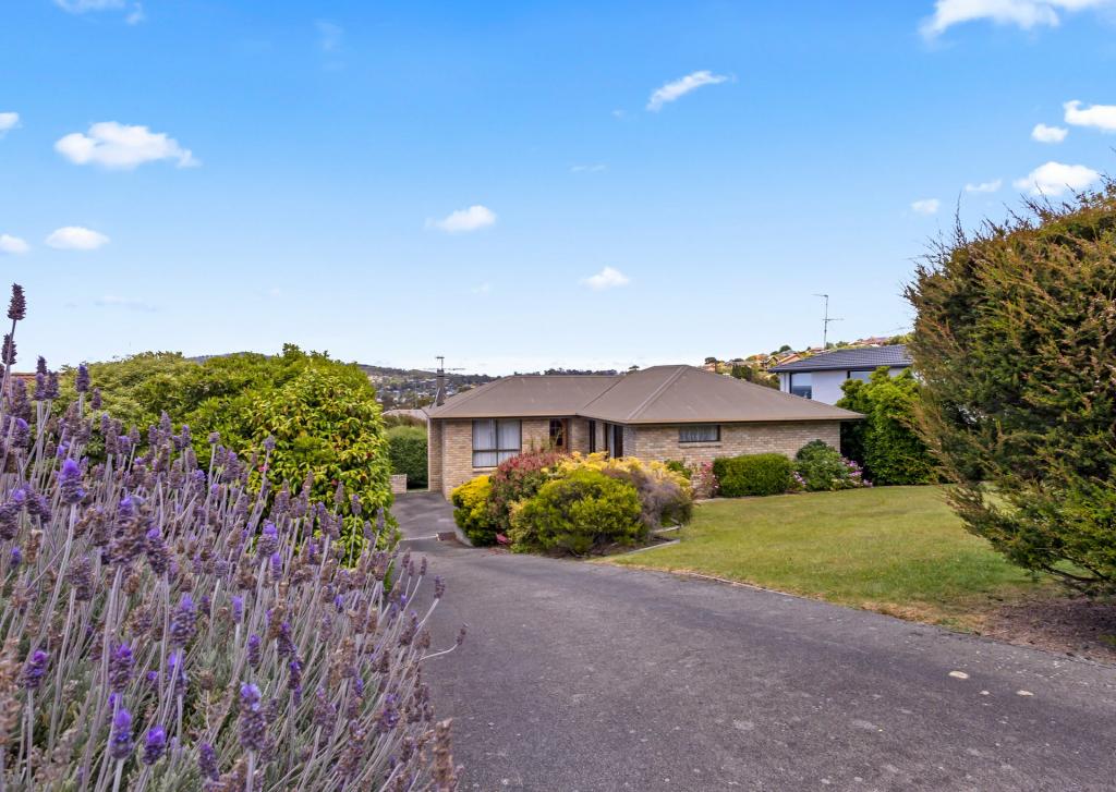 10 Stirling Ave, Blackmans Bay, TAS 7052