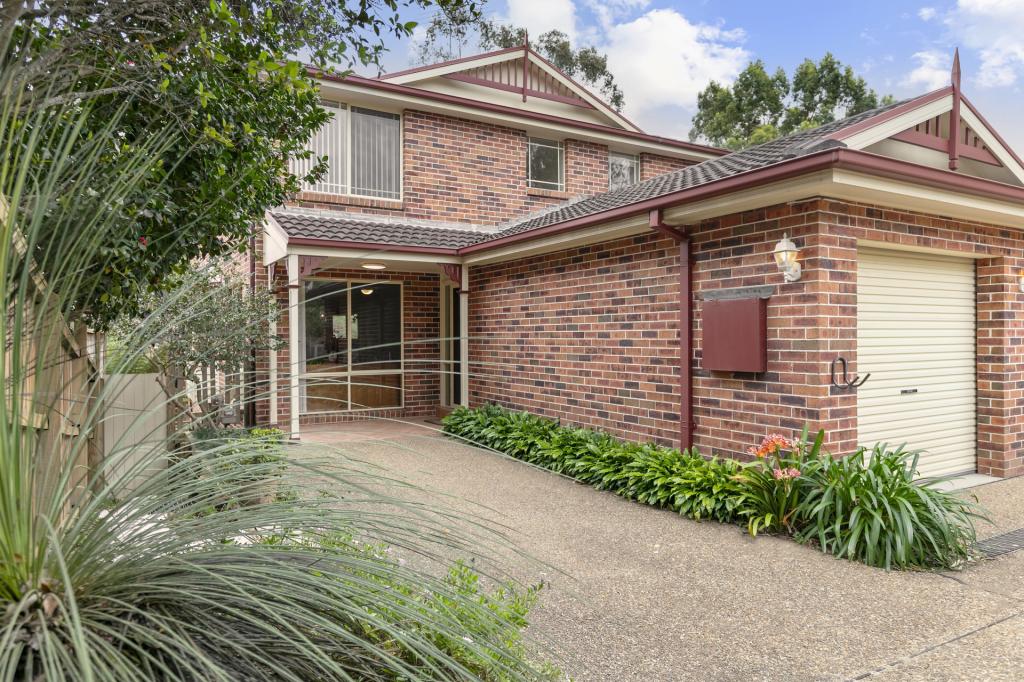 33a Carnarvon Dr, Frenchs Forest, NSW 2086