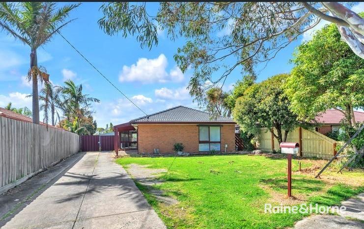 22 TADDOR DR, CRANBOURNE, VIC 3977