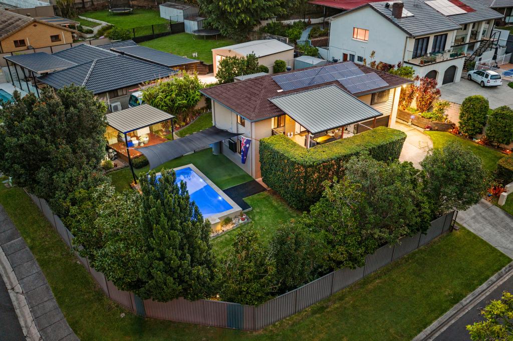1 Marble Dr, Carrara, QLD 4211