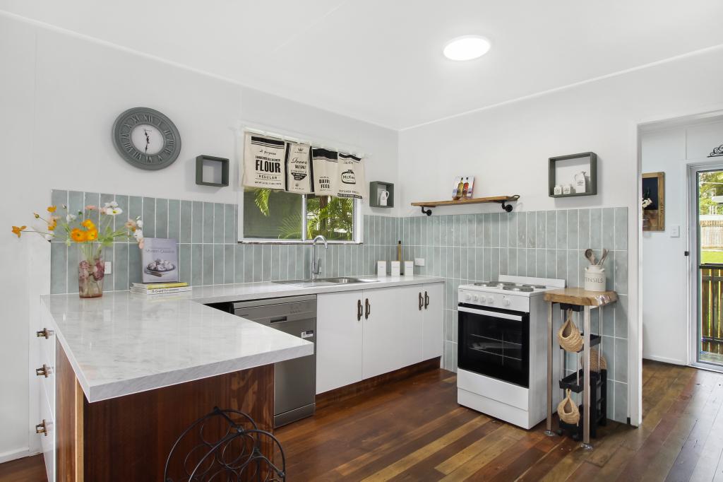 4 Kooberry St, Macleay Island, QLD 4184