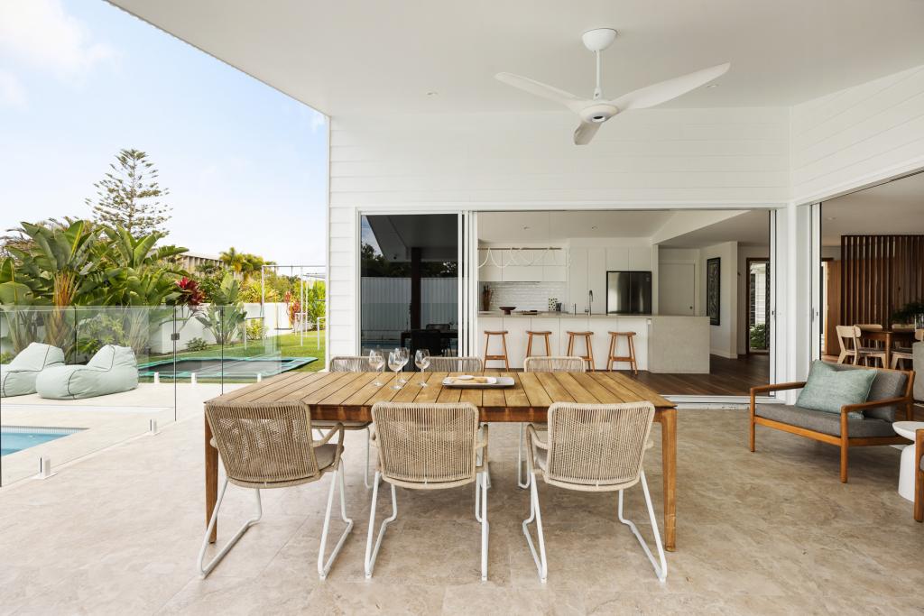 2 Oceanmist Ct, Noosaville, QLD 4566