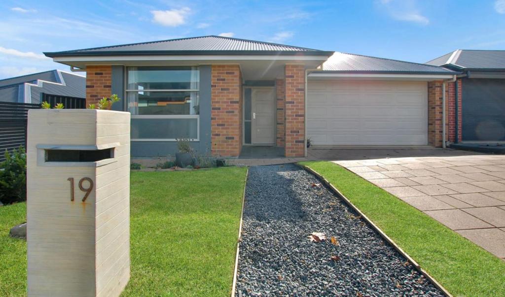 19 Skipton Cres, Mount Barker, SA 5251