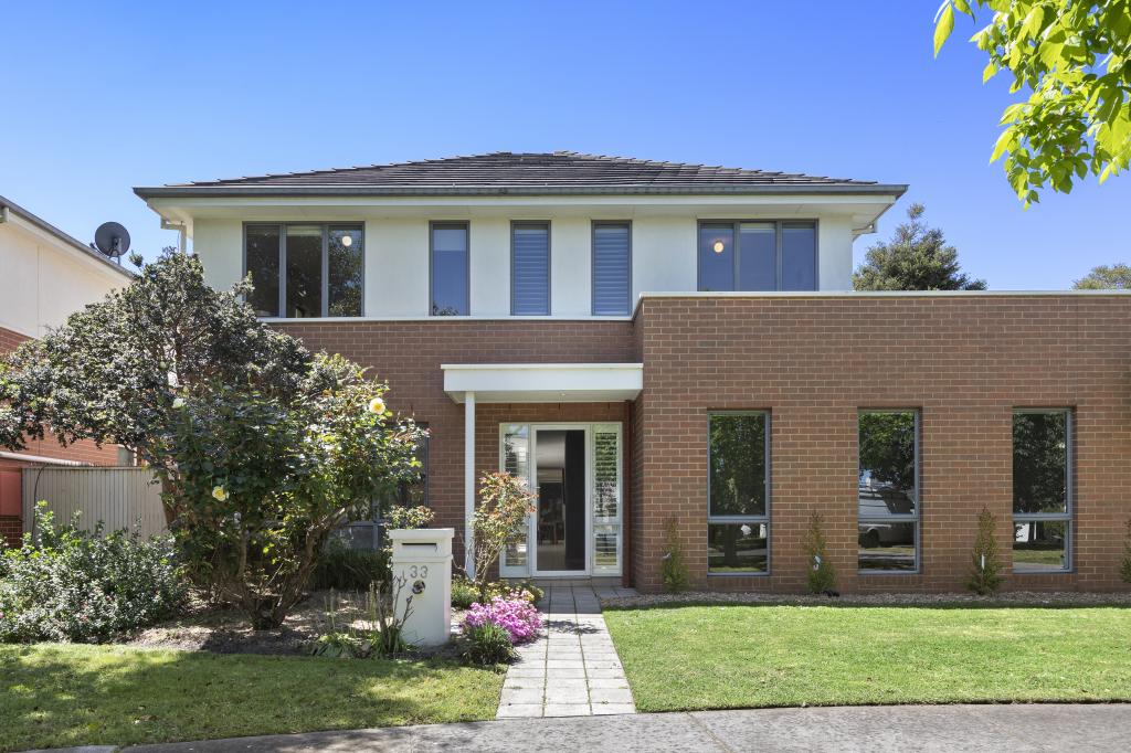 33 Carnoustie Pde, Heatherton, VIC 3202