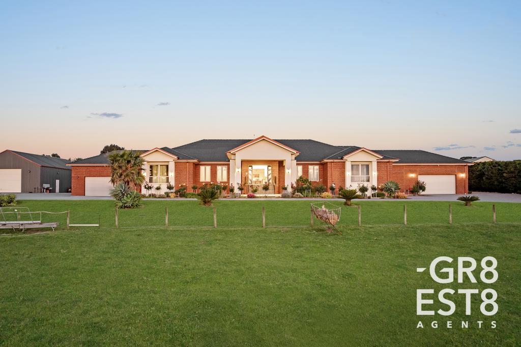 7 CREMIN DR, PAKENHAM, VIC 3810