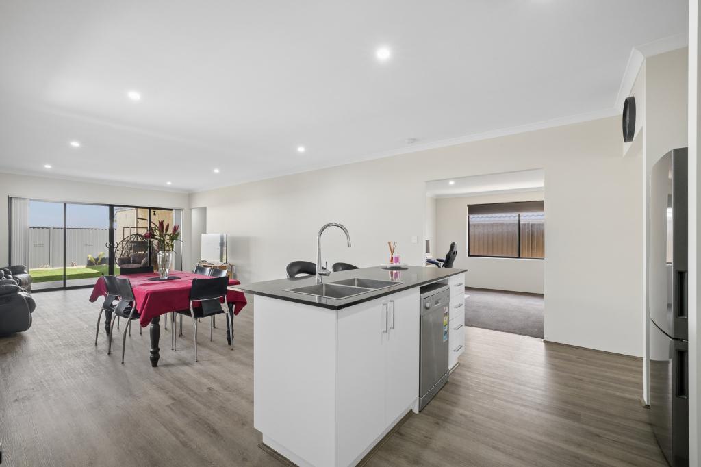 18 Kentia Rd, Wandi, WA 6167