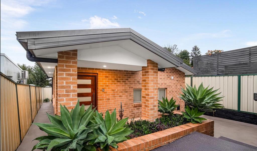 Granny Flat/93 Binalong Rd, Old Toongabbie, NSW 2146