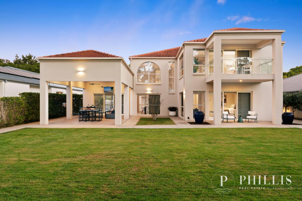 8208 MAGNOLIA DR E, HOPE ISLAND, QLD 4212