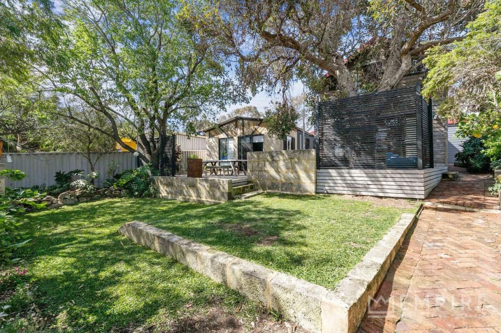 17 Dianne St, Hamilton Hill, WA 6163