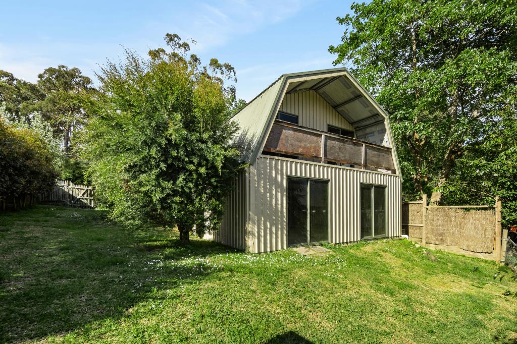 28 Old Beaconsfield Rd, Emerald, VIC 3782