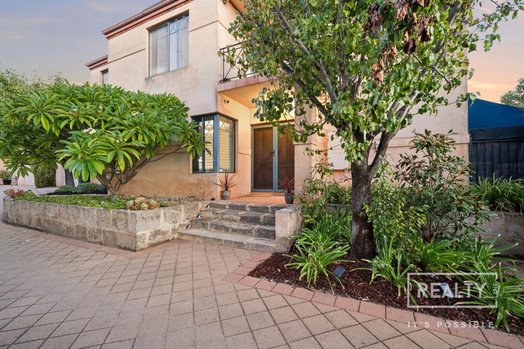 4/104 Grand Prom, Doubleview, WA 6018