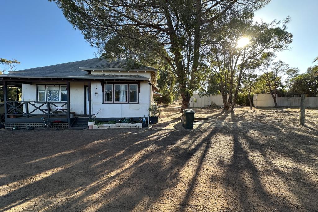 10 Forsythe Rd, Kojonup, WA 6395