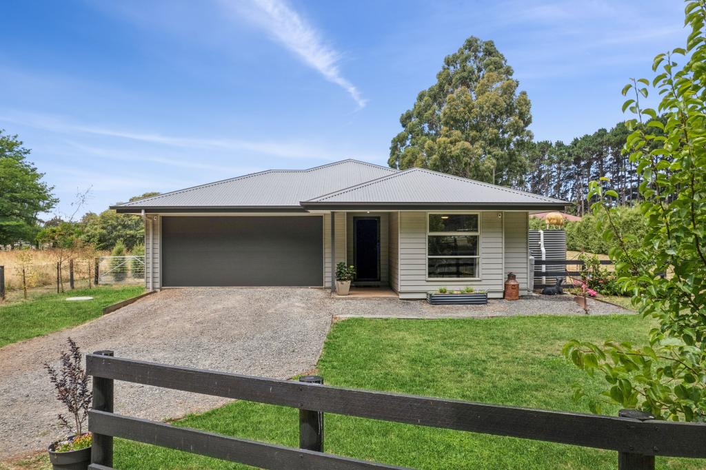 10 Falls Rd, Trentham, VIC 3458