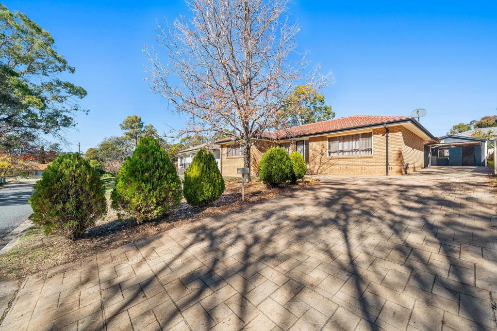8 Davies Pl, Torrens, ACT 2607