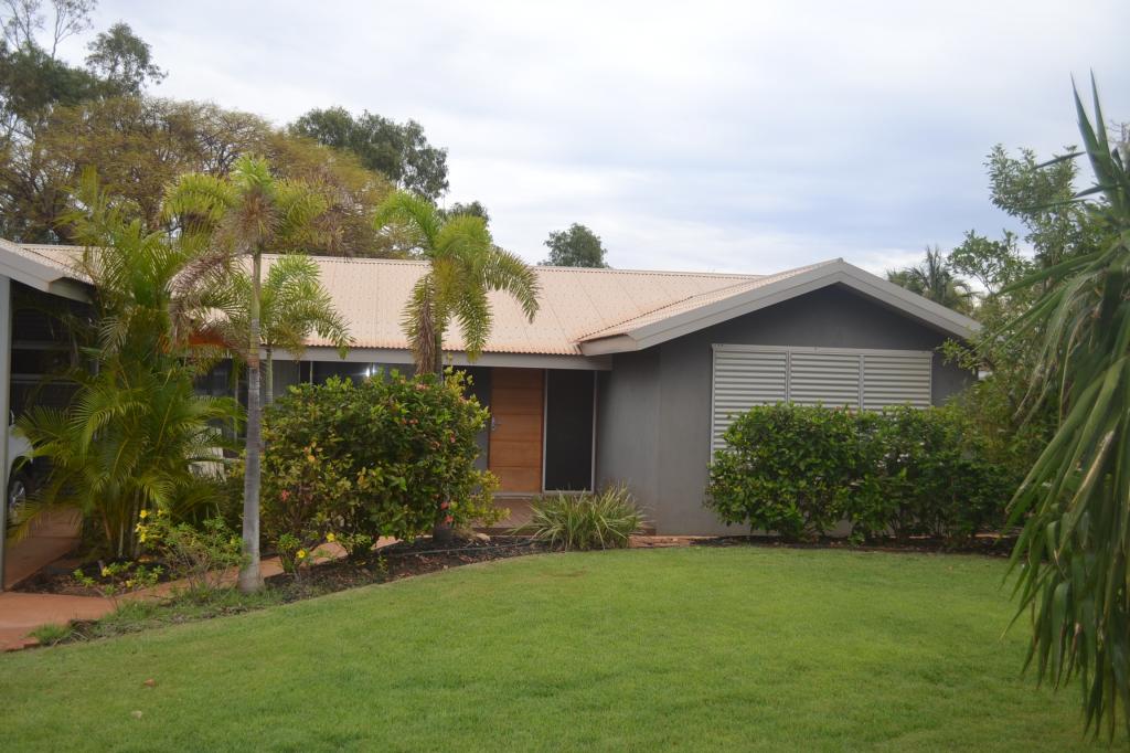 8 Hardey Cres, Dampier, WA 6713