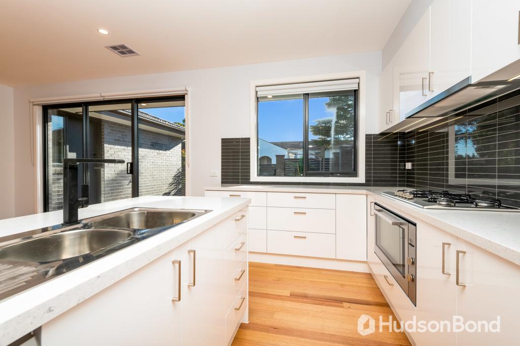 8 Grover Rd, Doncaster, VIC 3108