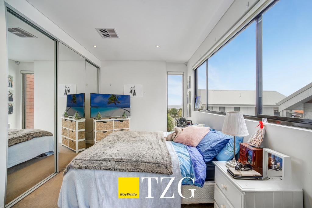 4 PAVILLION DR, LITTLE BAY, NSW 2036