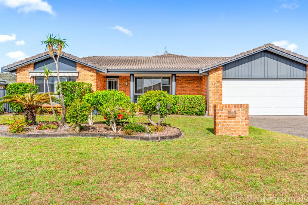 82 Amanda Cres, Forster, NSW 2428