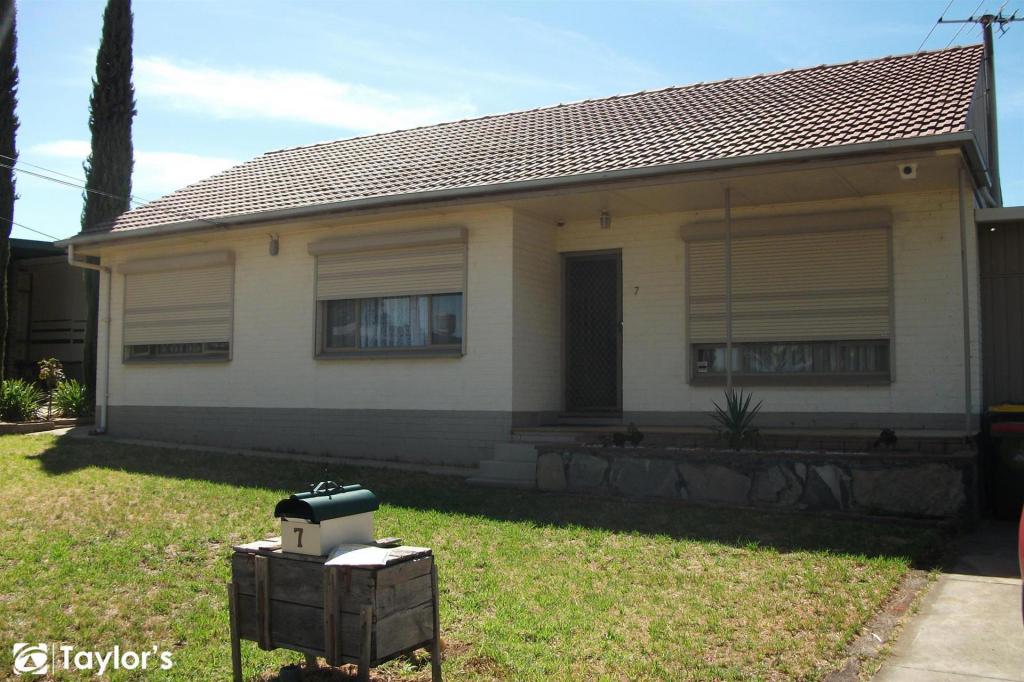 7 Rowe St, Para Hills, SA 5096