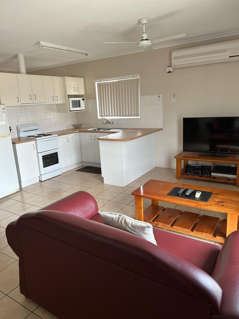 12/2 RAILWAY ST, GLADSTONE, QLD 4680