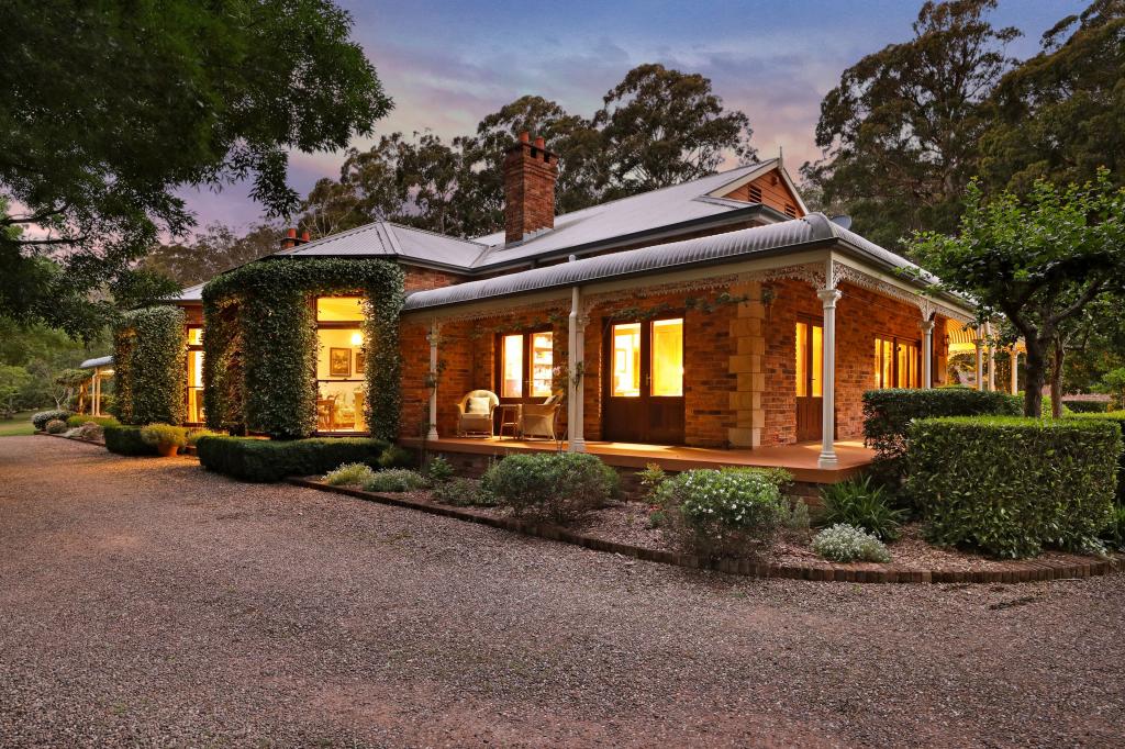 21 KIMBERLEY DR, BOWRAL, NSW 2576