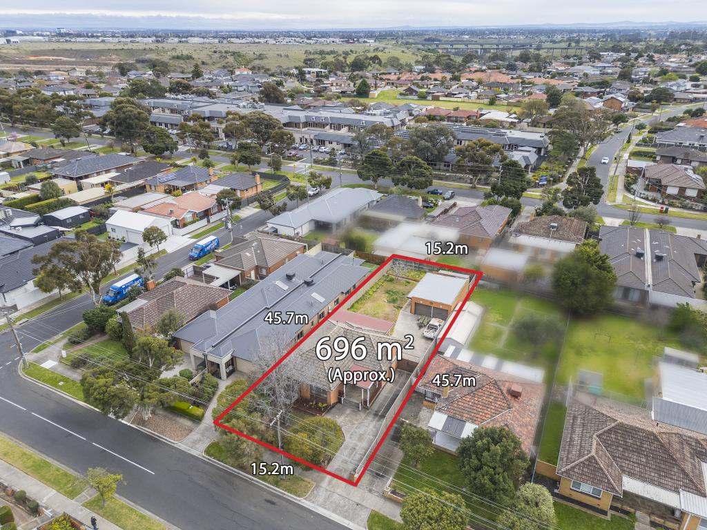 8 Mountain View Ave, Avondale Heights, VIC 3034