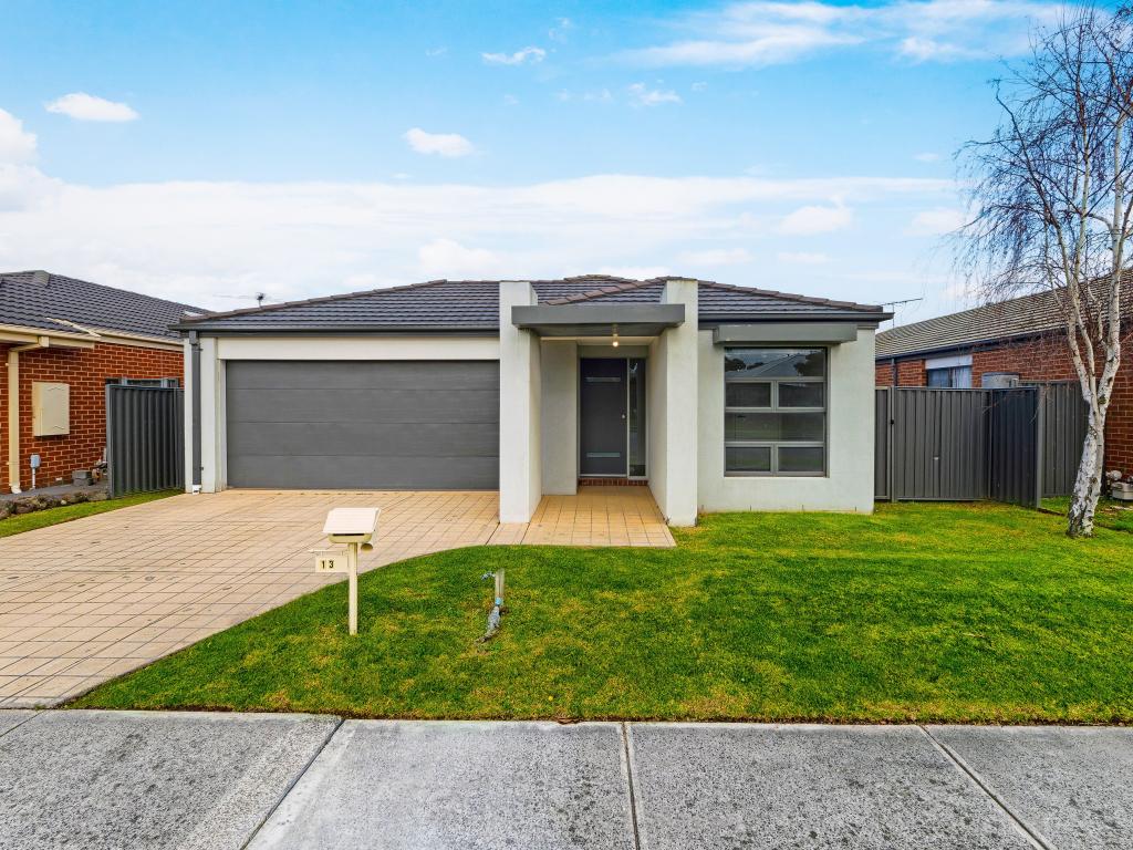 13 ORCHARD VALLEY AVE, PAKENHAM, VIC 3810