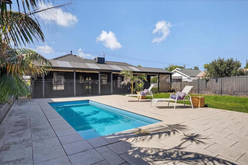 57 COMMERCIAL RD, PORT NOARLUNGA SOUTH, SA 5167