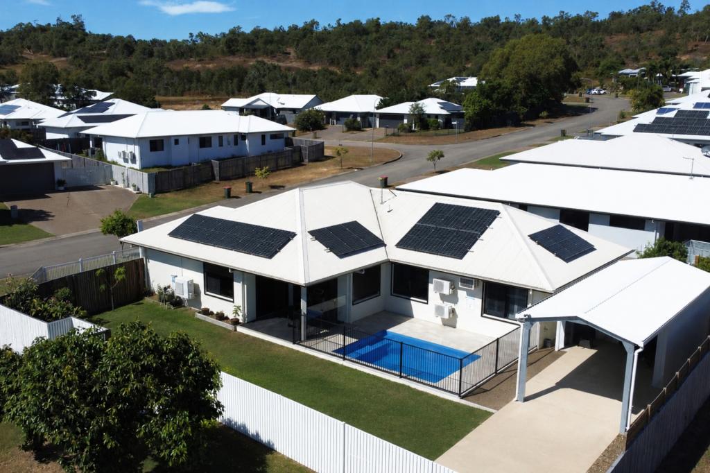 1 Holbourne St, Bushland Beach, QLD 4818