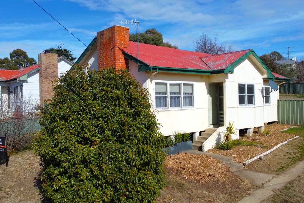 15 Baroona Ave, Cooma, NSW 2630