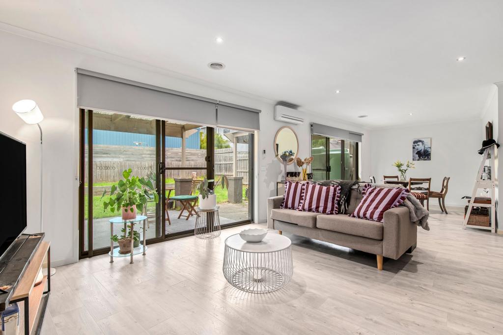 2/75 St Mitchell Cct, Mornington, VIC 3931