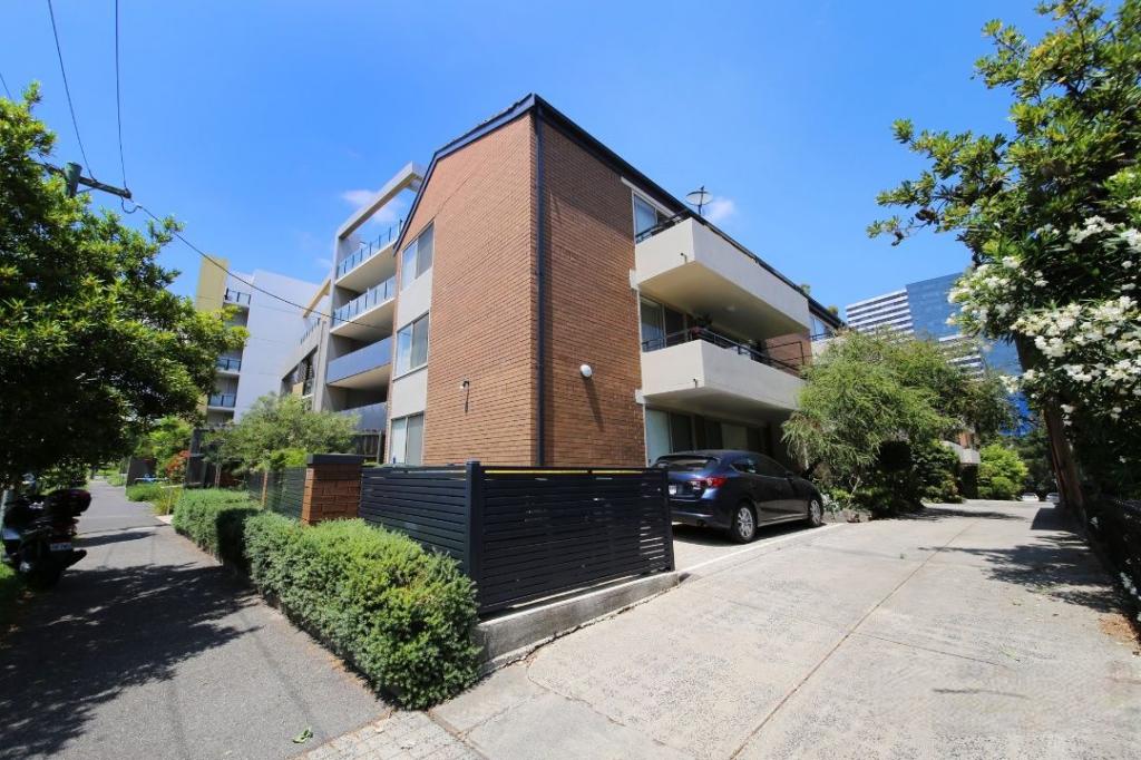 8/117 MANNINGHAM ST, PARKVILLE, VIC 3052